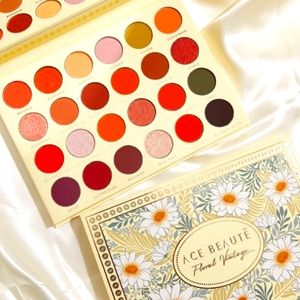 Floral Vintage Palette by Ace Beautē